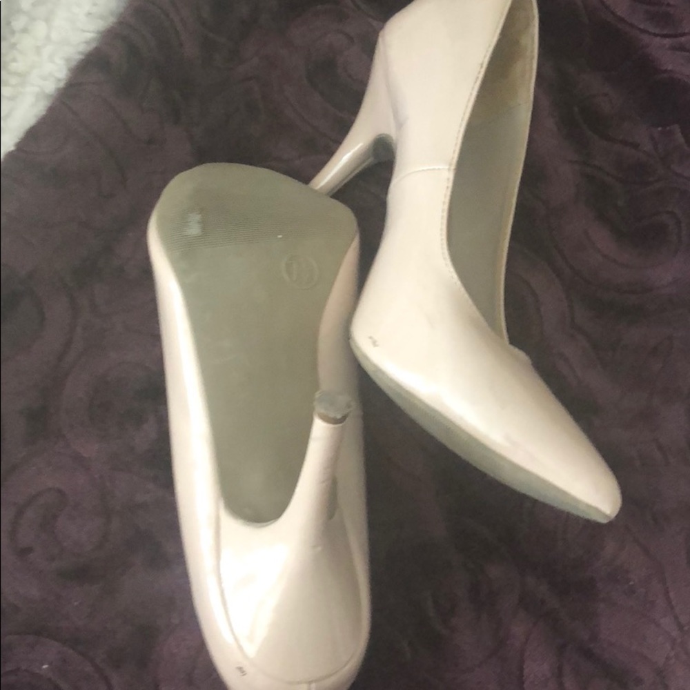 Patent leather blush heels - Picture 5 of 5